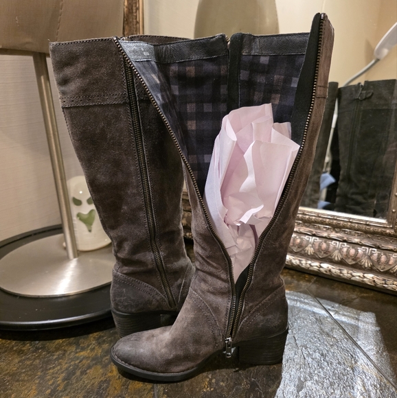 Born 'Fannar' Suede Distressed Gray Knee-High Riding Boots. Sz 6M - Picture 6 of 11